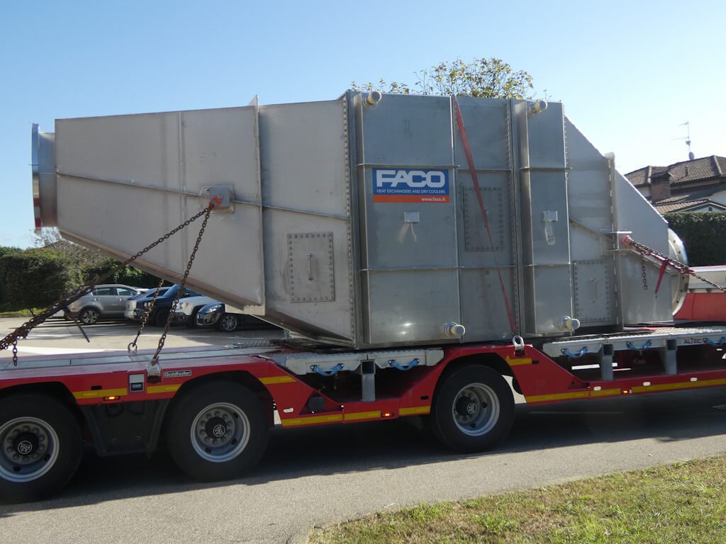 Economizer for heat recovery from turbine exhaust.