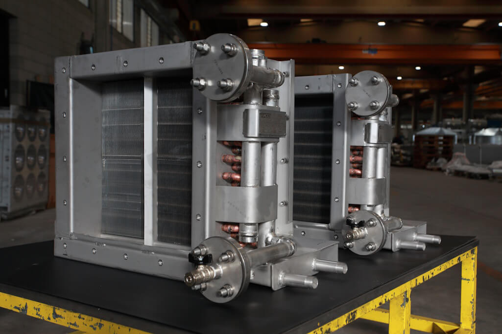 Reinforced seismic heat exchangers for nuclear power plant.
