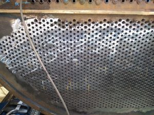 Air test after tubesheet reparation in boiler water preheater. Photo courtesy of YPF.