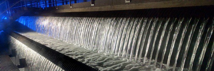 Oxygenation of water takes place under blue light.