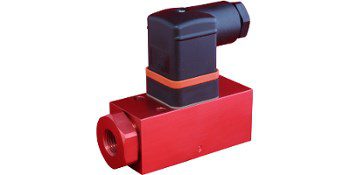 Compact pressure switch for high vibration and low temp