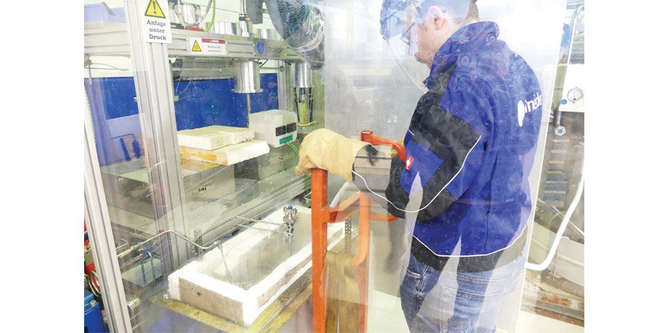 The Testing of cryogenic valves down to -196°Celsius. AS-Schneider tests its cryogenic valves in liquid nitrogen | Picture by: Armaturenfabrik Franz Schneider GmbH + Co. KG