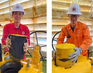 Figure 4. Vietsovpetro Offshore Platform technician demonstrating the use of advanced pig ball valve technology, replacing traditional pigging systems for improved efficiency and space optimisation.