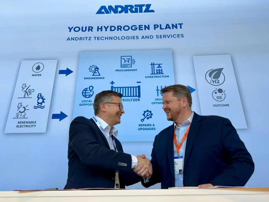 Sami Pelkonen, Executive Vice President Green Hydrogen at ANDRITZ GROUP, and Tarjei Johansen, CEO of HydrogenPro, signing the letter of intent on 18 April 2023. © ANDRITZ