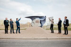 Topsoe_revealing stone