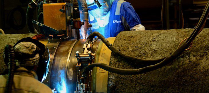 STATS Group provided positive isolation of the pressurised pipe during spool reeling operations so that the 12” BuBi® pipe could be welded and reeled onto a vessel. Photo ©Statoil