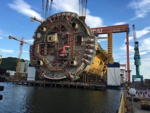 Once the 45,000 ton substructure was completed at Hyundai Heavy Industries facility in Ulsan, South Korea, the 4,500 ton spar deck was lifted onto the substructure at Ulsan in august 2016. Photo ©Statoil
