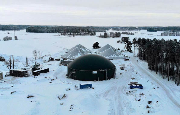 WELTEC BIOPOWER recently commissioned a biogas plant near Turku in southwestern Finland. This region is characterised by livestock farms and therefore the 250-kW plant runs entirely on liquid manure. The energy plant belongs to a group of three pig fa