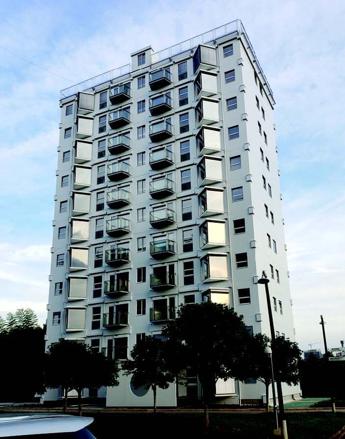 Known as the “1000 year building”, the Holon is the world’s first purely stainless steel construction. Its column and beams are stainless steel, and the floors are composed of BROAD’s stainless B-CORE slab. The building is 100% concrete free and prefabricated. Earthquake resistant and with a “limitless” lifespan, it provides 100% purified air and reduces carbon emissions by 80-90% compared with conventional building methods.