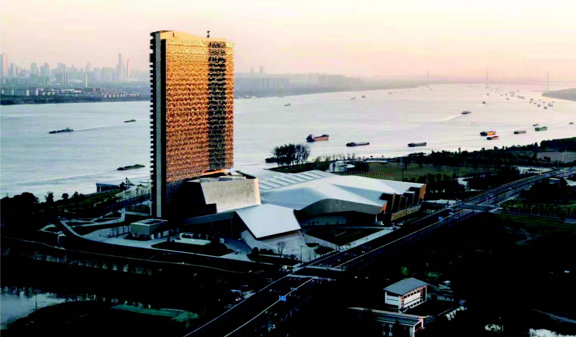 47,000 m2 of TCM was applied on the roof of the conference centre.