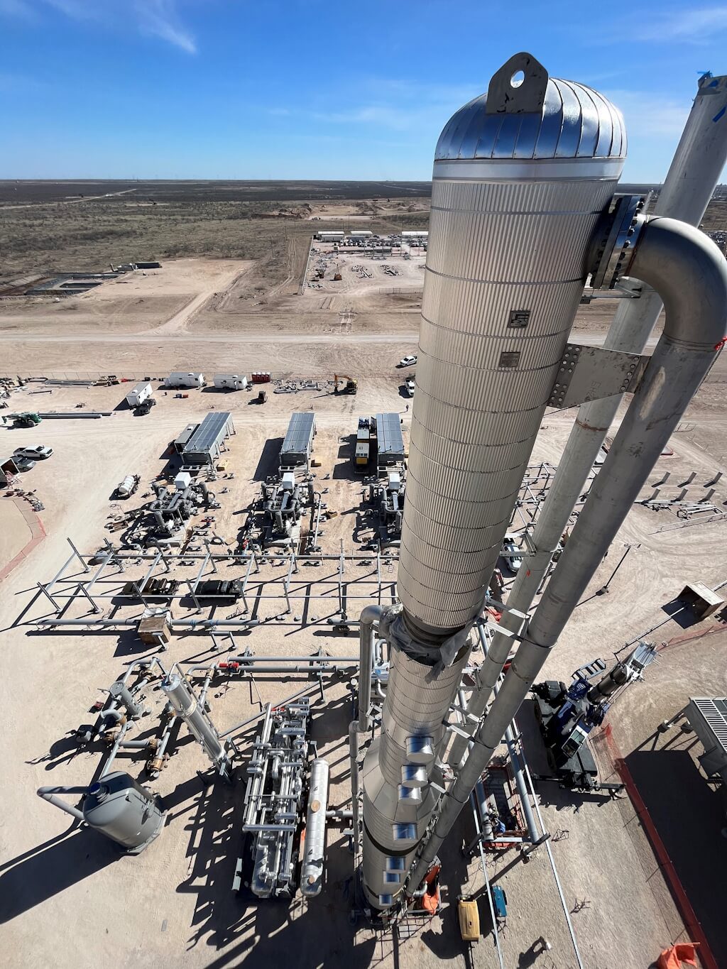 BCCK’s NRU technology is engineered to deliver optimal methane recovery with the minimum environmental impact. The tower measures almost 37 metres in height.