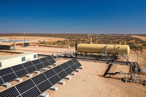 Shell’s iShale® well pads and a mini-modular Central Processing Facility (CPF) are powered by large solar panels and wind turbines.
