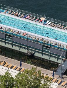 Annette K. is anchored on the right bank of the Seine. Photo © Sergio Grazia/Seine Design
