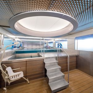 The open, visible structure creates extra space and a ship-like atmosphere. Photo © Sergio Grazia/Seine Design