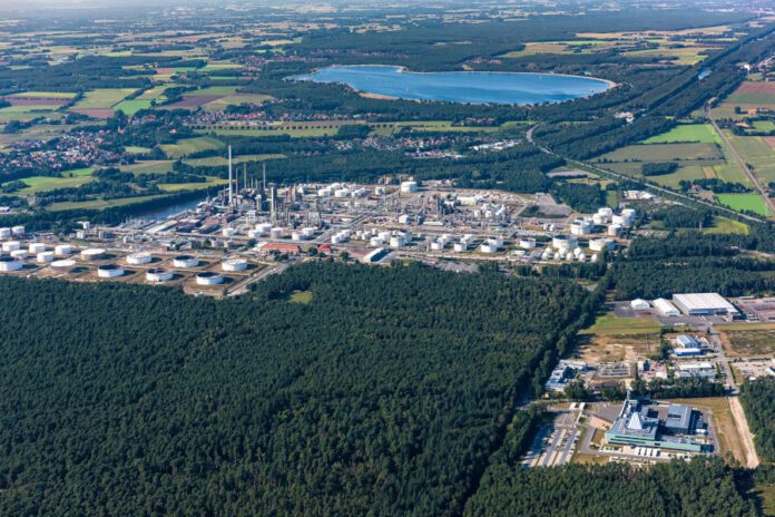 Raffinerie Lingen: bp plant integriertes Energiezentrum bis 2030