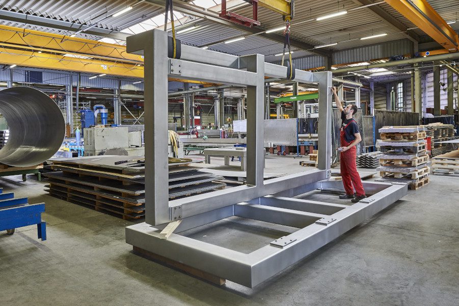 Blick in die Historie von Binder Edelstahl