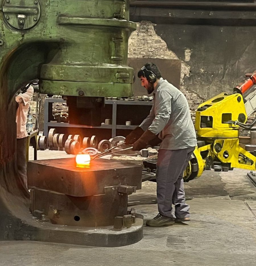 „Genauigkeit, Kraft und Technik – das fasziniert mich am Schmieden“